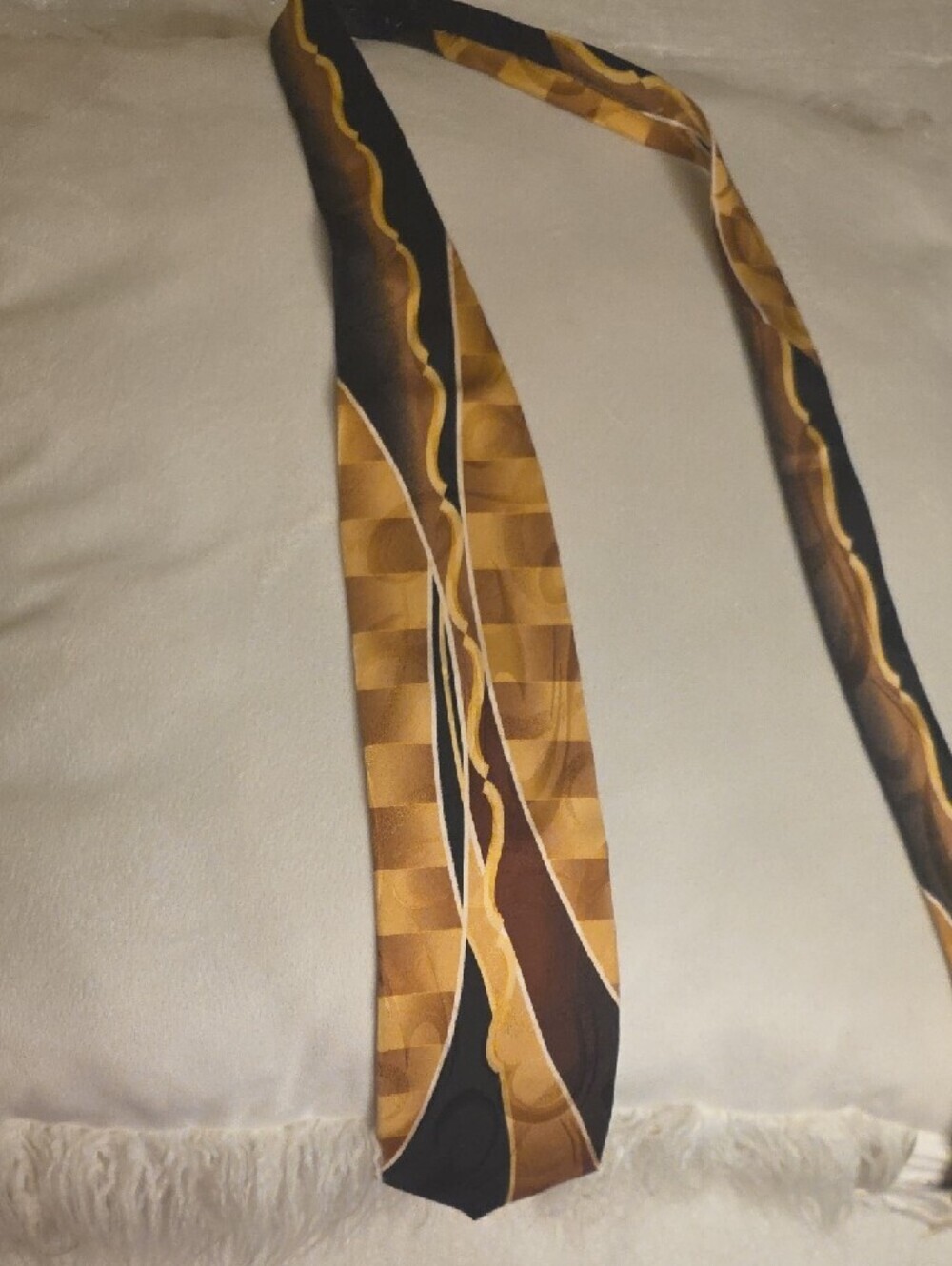 Dino bassi Hand Made Men's Black & Gold Geometric Silk Tie 4 Inches Wide - Picture 11 of 14